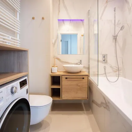 Maya's Flats & 30 - 3 Pokojowy N Apartment *